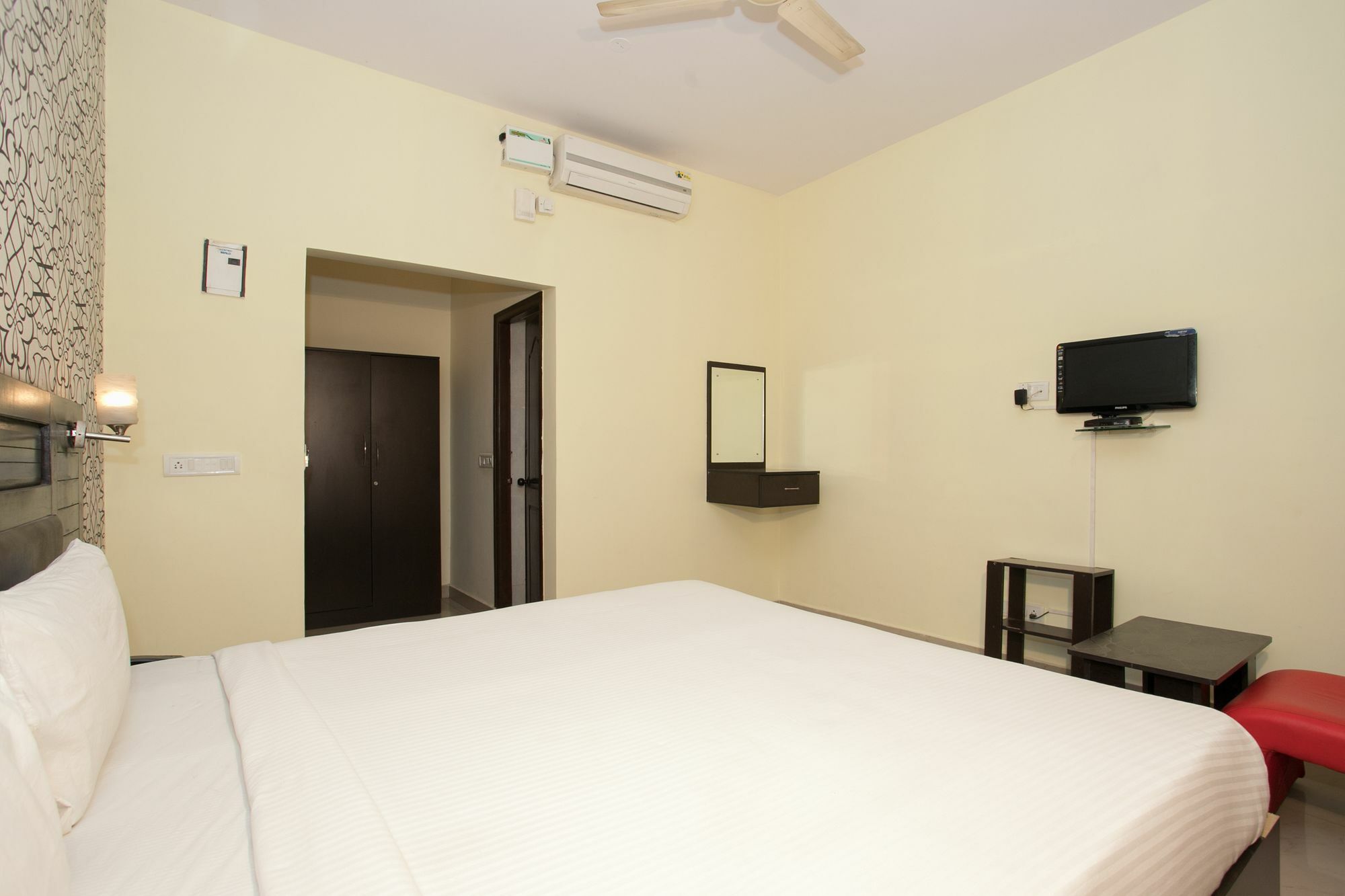 Oyo 10378 Hotel Hibiscus Mayflower Bangalore Exterior photo